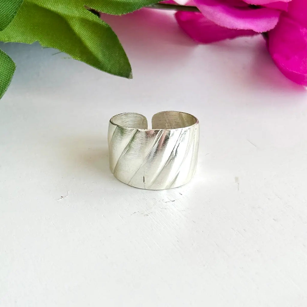 Rippled Ring